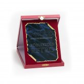             Piros bőr hatású plakett kombináció
        