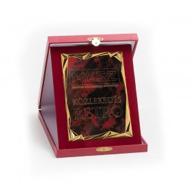 Piros bőr hatású plakett kombináció