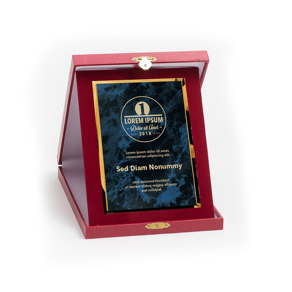 Piros bőr hatású plakett kombináció