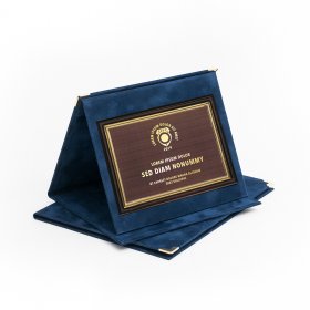 Kék plüss plakett kombináció